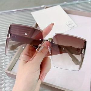 Retro Luxury Square Sunglasses for Women - for Fashionable Summer Outdoor Travel